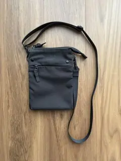 黒　SOBIA スマホショルダーバッグのサムネイル