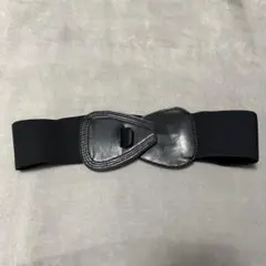 黒の合成皮革ベルト