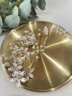 【新品】 ウェディング ヘッドドレス ヘアアクセサリー パーティ　ゴールド お花