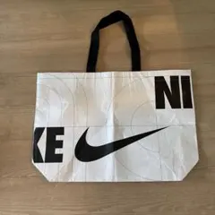 【新品】NIKE エコバッグ　Mサイズ