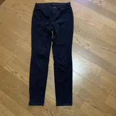 ブラック スキニーパンツ ボタン付き