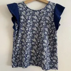 【送料込み】ユニクロUTリバティー花柄 フリル袖 Tシャツ ネイビー 120cmのサムネイル