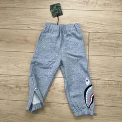 新品、未使用　A BATHING APE シャーク　スウェットパンツ　100