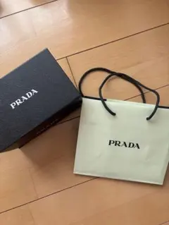 PRADA ショッピングバッグ ライトグリーン