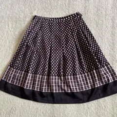 フレアスカート 黒とピンクのチェック柄 ひざ丈