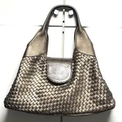 Item thumbnail for item 3088c5ad-2c35-4e5d-8234-427a9e327347