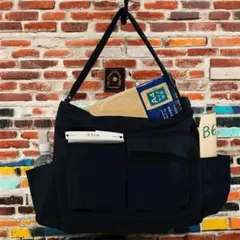 ★☆新品未使用★☆使い勝手抜群♡ブラックメッセンジャーバッグ♡大容量♡