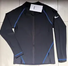 新品　150cm Nike ナイキ　ラッシュガード ジップ　黒×ブルー