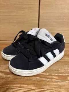 adidas スニーカー ブラック レディース　23.5センチ
