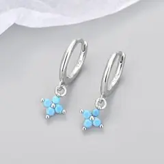 残り1点【匿名配送✨新品】フープピアス　シルバー　ターコイズ　ゆれるピアス　四葉