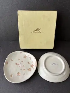 小篠綾子　デザイン　桜模様皿　陶器　食器　2枚組