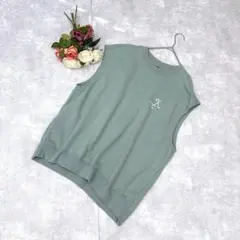 エイチアンドエム（L）スウェット ベスト ノースリーブ くすみグリーン緑 ロゴ