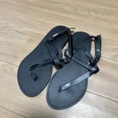 ブラックレザー フラットサンダル