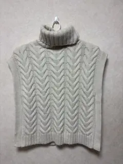 ZARA ケーブルニットタートルネックベスト