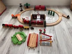 BRIO 木製レールセット 駅と木製列車、組み替え用レールセットのサムネイル