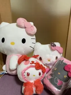 16日までお値下げ‼︎ハローキティ ぬいぐるみ 3点 & 折り畳みひざ掛け