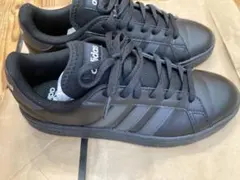 一度だけ着用　adidas ブラック スニーカー　JH9365