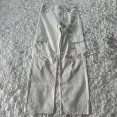 ホワイト カーゴパンツ サイドポケット付き