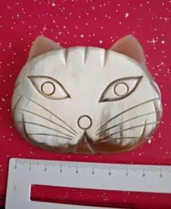 バッファローホーン　猫のブローチ