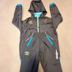 umbro ピステ・ウィンドブレーカー ブラック/ブルー