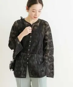 極美品✨定価１.３万❤️　黒　アーバンリサーチ　ヴィンテージライクレースブラウス