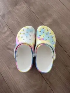 クロックス　マルチカラーキッズサンダル　C12