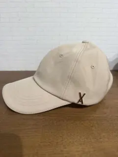 VARZAR ベージュ キャップ ゴールドロゴ 美品！のサムネイル
