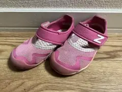 ニューバランス　水遊びシューズ　15㎝　ピンク色　ベビーサンダル　水陸両用