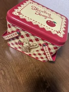 Shirley Temple 小物入れ バスケット型缶　ブリキ缶