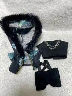 【匿名配送】シックな花柄×黒コーデ♡ 10cmぬい服　ぬい服　ツイステ　セット