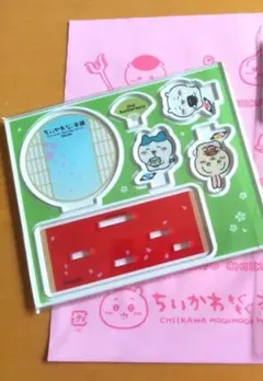ちいかわ もぐもぐ本舗京都伏見店　ノベルティ アクリルスタンド