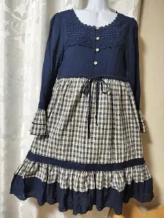 Favorite　ベルスリーブフリルワンピースのサムネイル