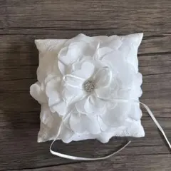 リングピロー 花モチーフ ホワイト