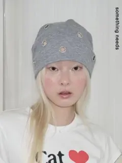 something needs アイレット付きグレーのビーニー 韓国スタイル