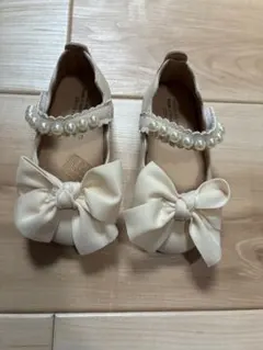 クリーム色 リボン パール付き フォーマルシューズ 13.0 13.5