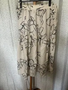 【未使用品】RE-J&Supure　リジェイ　4Lサイズ　花柄　ロングスカート