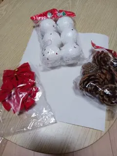 クリスマス装飾セット（リボン・ボックス・ボール・松ぼっくり・ライト）