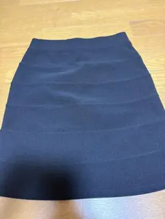 ロイヤルパーティ　タイトスカートのサムネイル