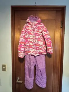 コロンビア　子ども用スキーウェアセット ピンク系カモフラージュ