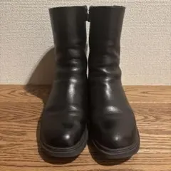 フィットフィット　黒レザー　ショートブーツ ジッパー付き