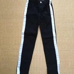 ストレートパンツ　ボトムス 140cm