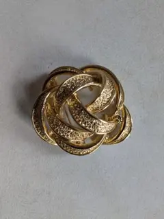 ゴールド 花デザイン ブローチ