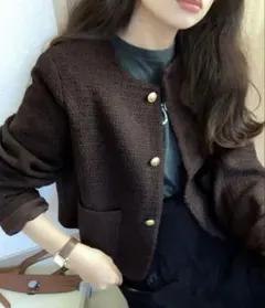 金ボタンツイードジャケット