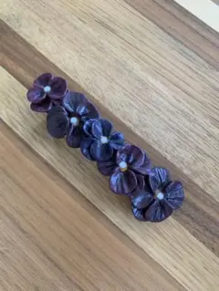 ビオラ バレッタ 紫色と赤色