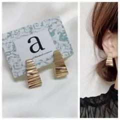 2357-1 ゴールド☺︎デザイン半円フープのイヤリング☺︎