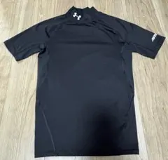 UNDER ARMOUR ブラック ハイネック アンダーシャツ