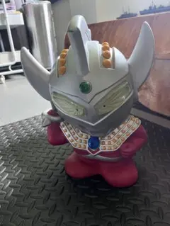 ウルトラマンフィギュア シルバー 貯金箱 ウルトラマン フィギュア 貯金箱 - メルカリ