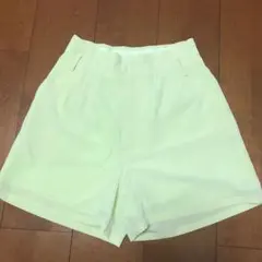 ショートパンツのサムネイル