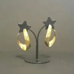 新品☆ピアス☆ゴールド　変形フープ