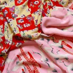 №186　古布　ハギレ　*正絹　錦紗縮緬　はぎれ　2柄入り*①　32×186cm